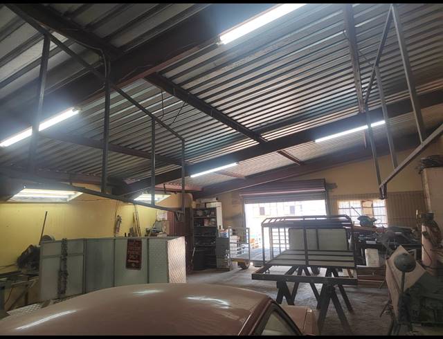 140M² WAREHOUSE TO LET IN DELPORTON